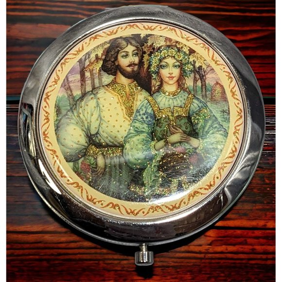 Vintage Cindy Russian Couple Double Compact Mirror - Picture 2 of 8